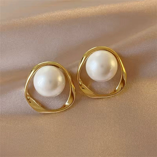 Retro French Baroque Pearl Stud Earrings for Women – Irregular Imitation Pearl Design, Luxury Fashion Jewelry