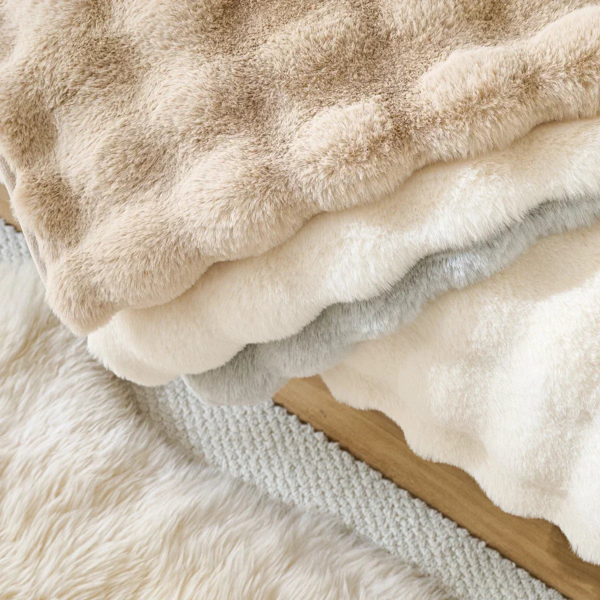 Soft, non-slip plush sofa cover